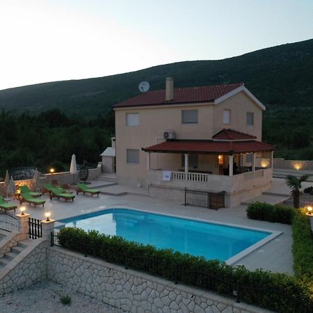 Villa Secret Beauty With Saltwater Pool อิโมตสกี ภายนอก รูปภาพ
