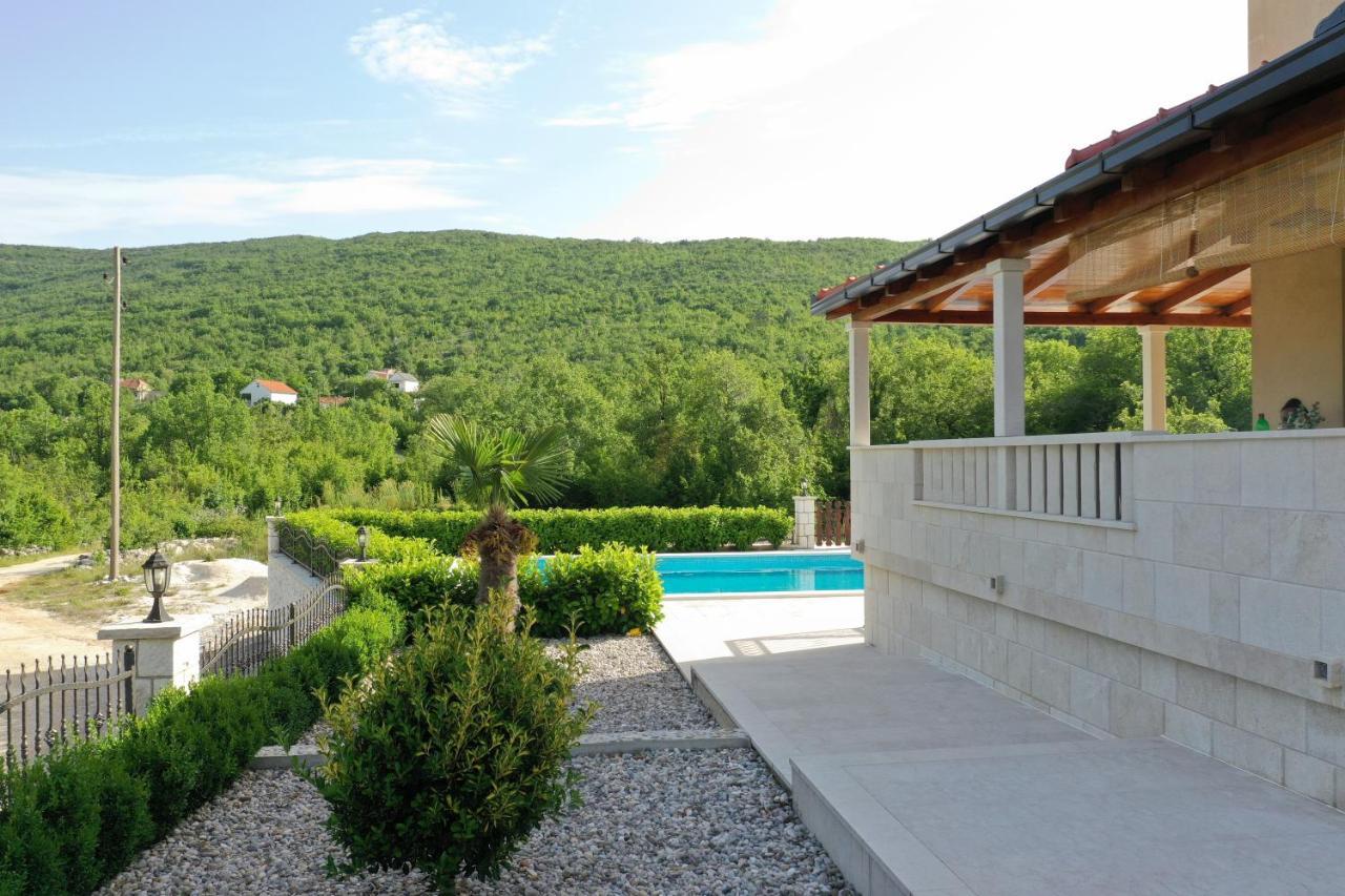 Villa Secret Beauty With Saltwater Pool อิโมตสกี ภายนอก รูปภาพ
